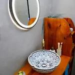 아파트 The *